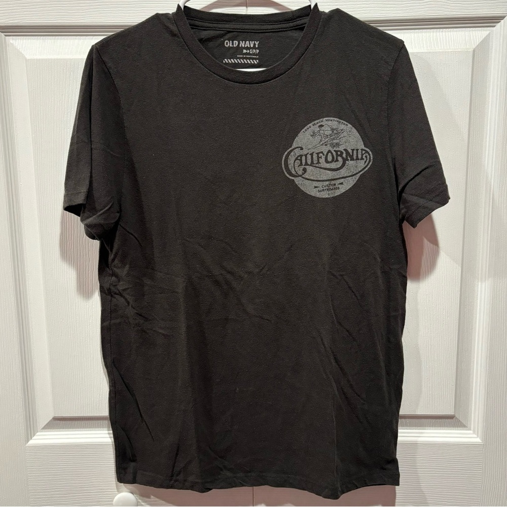 OLD NAVY Men's Long Beach CA Logo Short Sleeve Tee T Shirt Top - black, size S